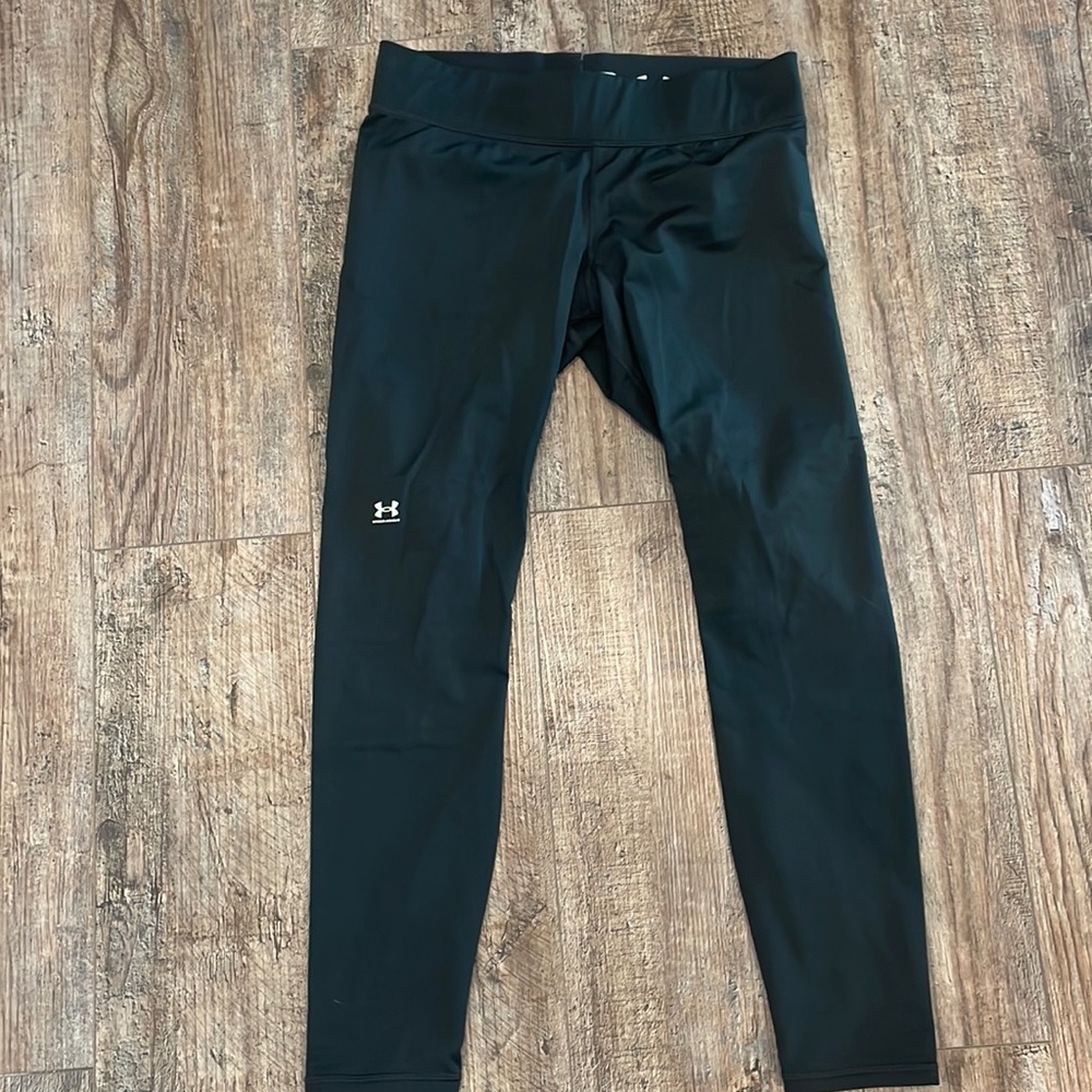 Under Armour black leggings